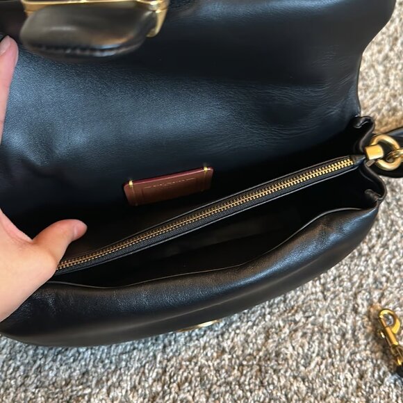 Coach Pillow Tabby 26 - Picture 3 of 7